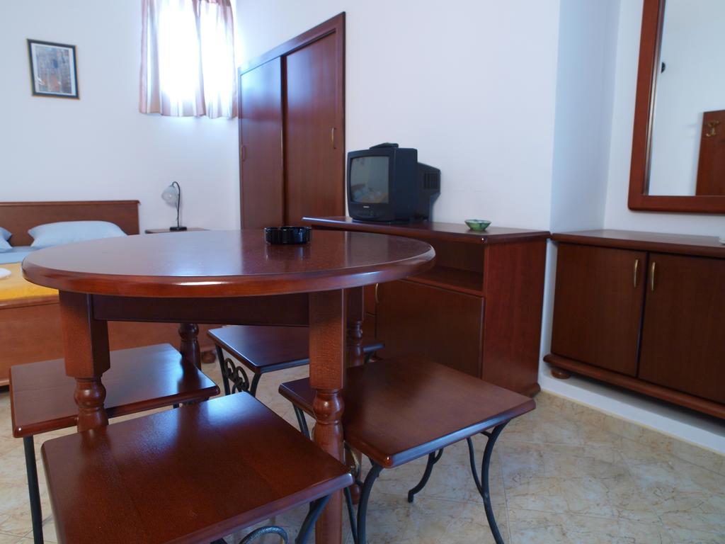 Apartments Obala Dragovic Petrovac Room photo